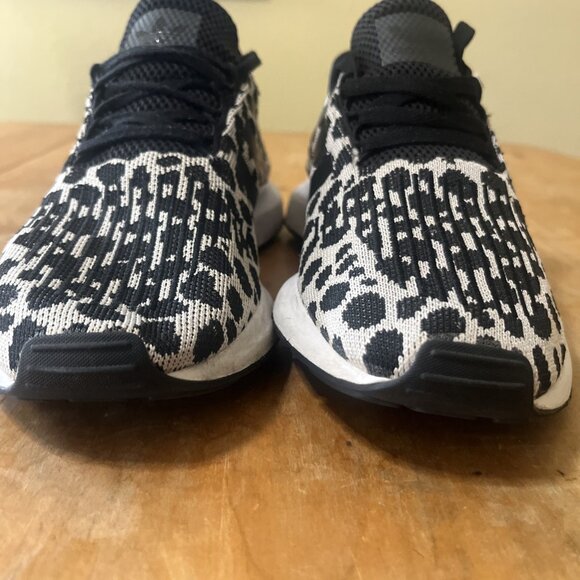 Adidas Women's Size 9 Swift Run White Black leopard Print Excellent Comfortable - Picture 2 of 14